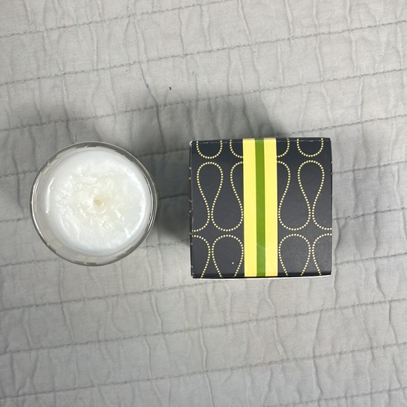 NIB Nest New York Grapefruit Scented Votive Candle, 2 oz. - Picture 3 of 4